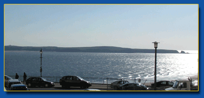 Accommodation Tenby - Living Room View Towards Caldey Island